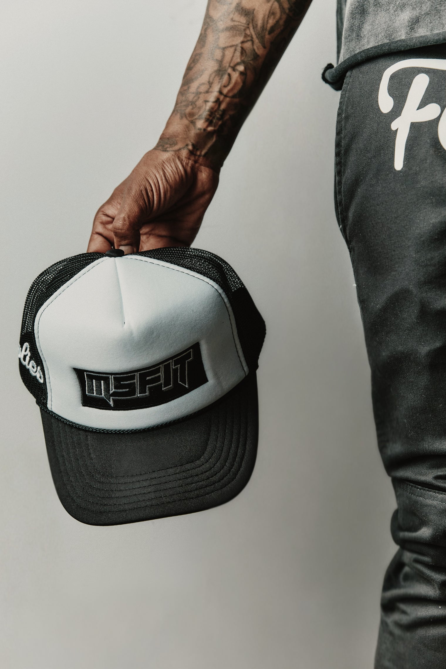 MSFIT x FOOLIES BLACK AND WHITE TRUCKER HAT